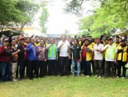 Gubernur Gusnar Gelar Pasar Murah Khusus Pengemudi Bentor dan Ojol