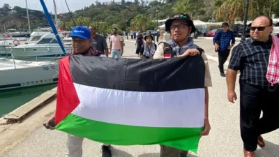 Kapal Kemanusiaan Tantang Blokade Gaza: Mandela Dukung Armada Spanyol