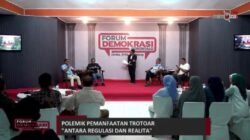 Duduk Paling Depan, Walikota Adhan Dambea Dengarkan Ceramah Pejabat Pemprov Soal Penggunaan Trotoar Jalan