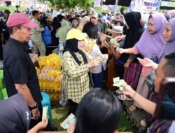 Pemprov Gorontalo Kendalikan Harga Pangan, Ribuan Warga Boalemo Padati Pasar Murah Bersubsidi