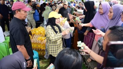 Pemprov Gorontalo Kendalikan Harga Pangan, Ribuan Warga Boalemo Padati Pasar Murah Bersubsidi