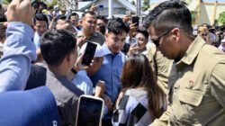 Dari Masjid ke Masyarakat, Gibran Salurkan Bantuan Usai Shalat Jumat di Hutuo Limboto