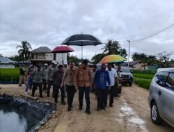 Meski Diguyur Hujan, Gubernur Gusnar Tetap Tancap ‘GAS’ Pimpin Pengecekan Lokasi PENAS XVII