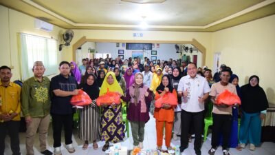 Idah Syahidah Salurkan Bantuan Pangan Untuk 300 Warga di Telaga dan Telaga Biru