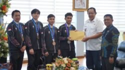Gubernur Serahkan Bonus kepada Atlet Peraih Medali Asean Games Jepang 2026